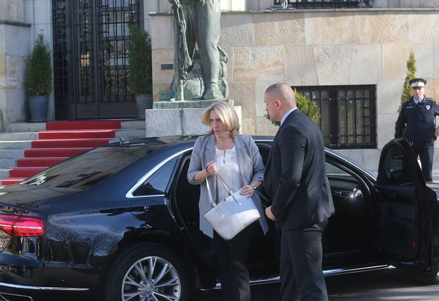 Novi detalji napada na službeni automobil Željke Cvijanović: Predsjednica nije bila u vozilu