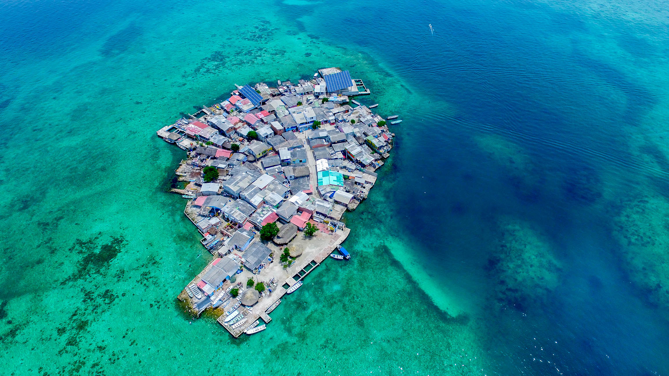 Najgušće naseljeno ostrvo na svetu, život kao u kutiji šibica