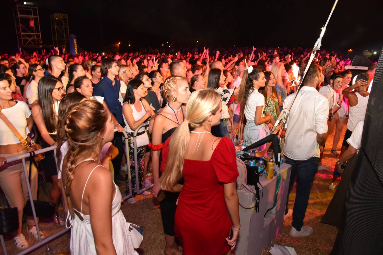 Muzička legenda u Bijeljini: Čola pjevao tri sata FOTO
