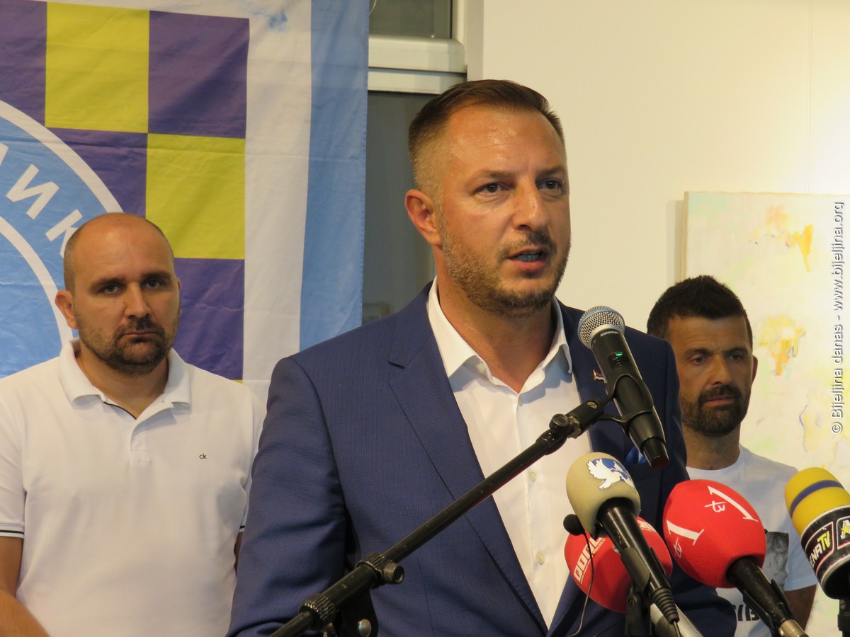 Radnik stao na noge – krupnim koracima gazi dalje FOTO