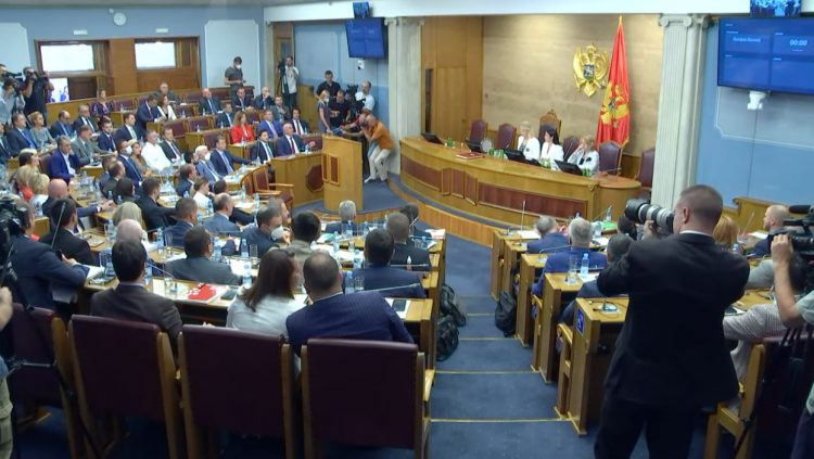 „Go*no jedno najveće“: Pljušte uvrede u crnogorskom parlamentu