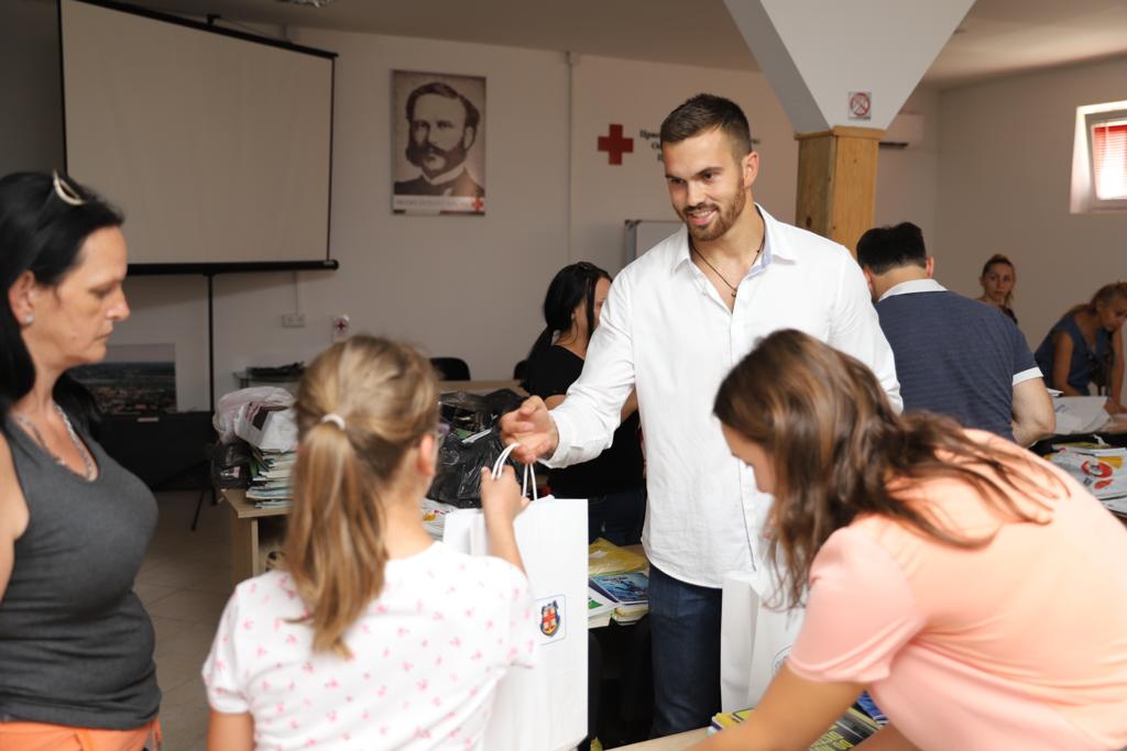 DONIRAO SVESKE Stanišić podržao akciju Grada Banjaluka