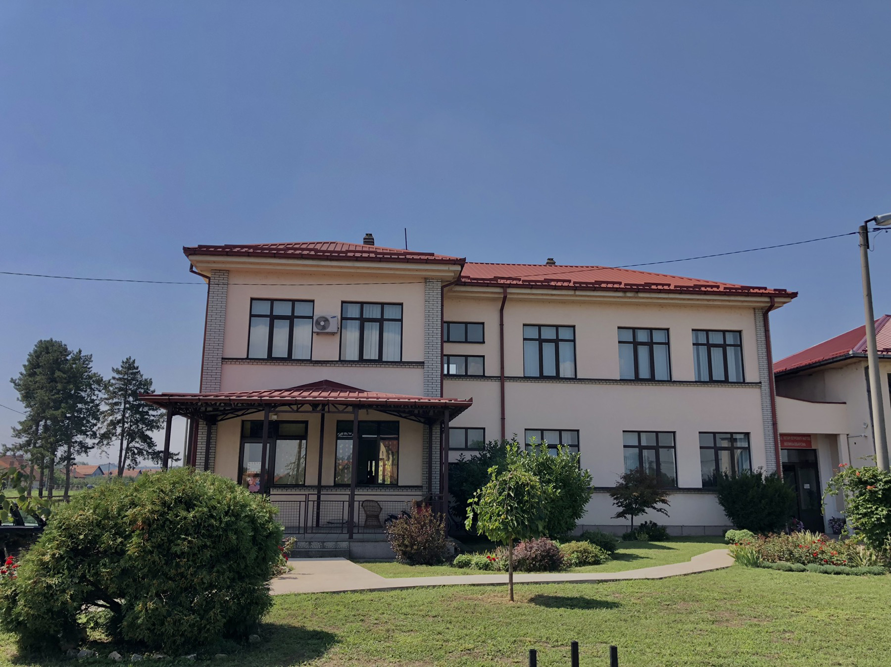 Željka Cvijanović posjetila školu u Velikoj Obarskoj FOTO