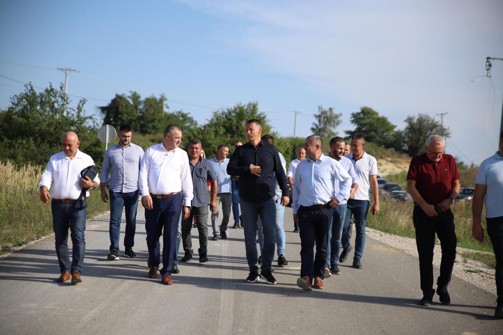 Nešić u Semberiji: "Treći put je put infrastrukturnog povezivanja svih krajeva Srpske"