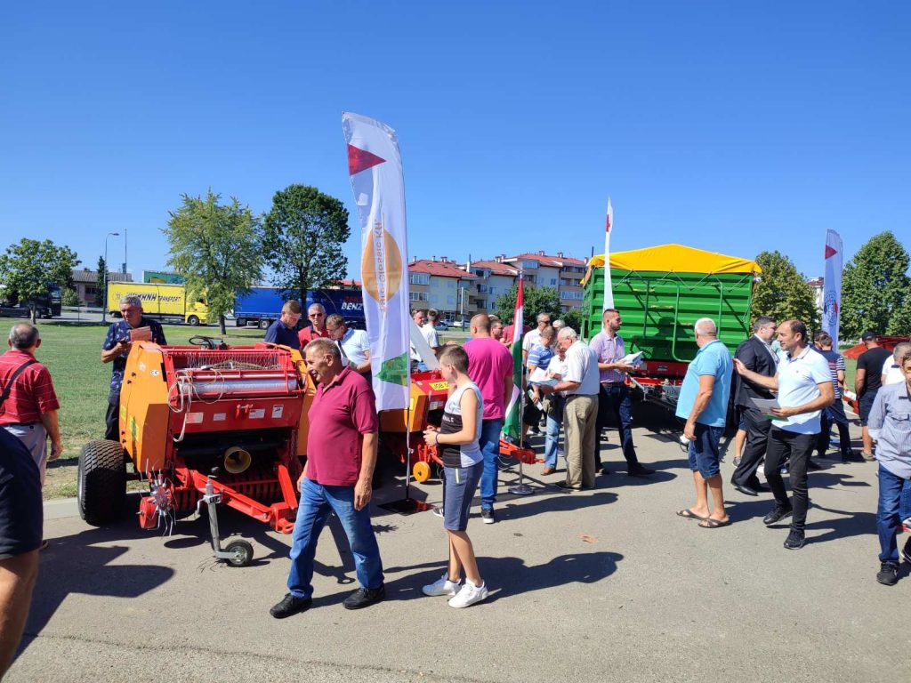 Javni poziv za dodjelu bespovratnih sredstava poljoprivrednicima za nabavku poljoprivredne mehanizacije