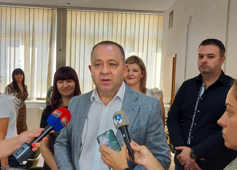 MAKSIMOVIĆ: U znanje konstantno treba ulagati jer je to uvijek najsigurnija investicija