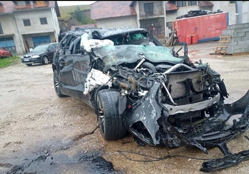 Detalji nesreće kod Užica u kome su stradala četiri mladića: Od BMW-a ostao samo zgužvan lim