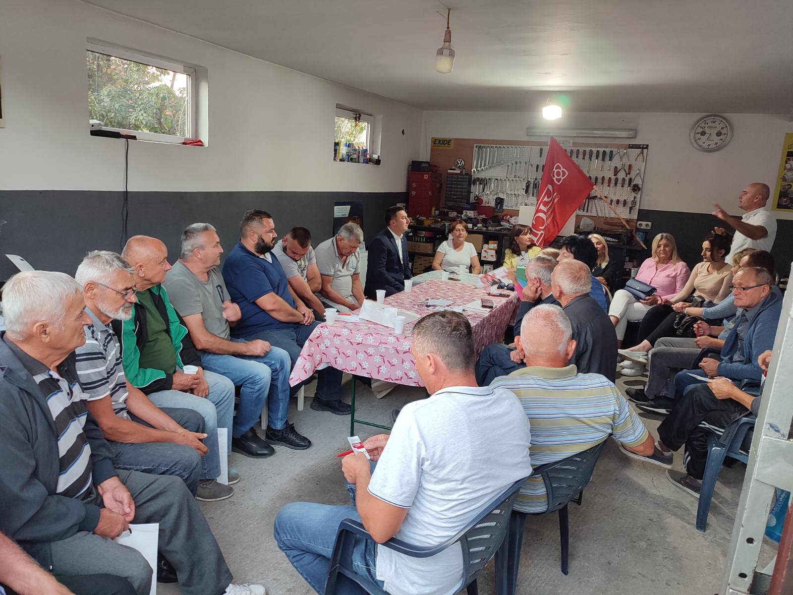 SNSD: Pokrećemo inicijativu za asfaltiranje puta Trnova-Zovac-Modran. Gradska uprava „zagubila“ projekat