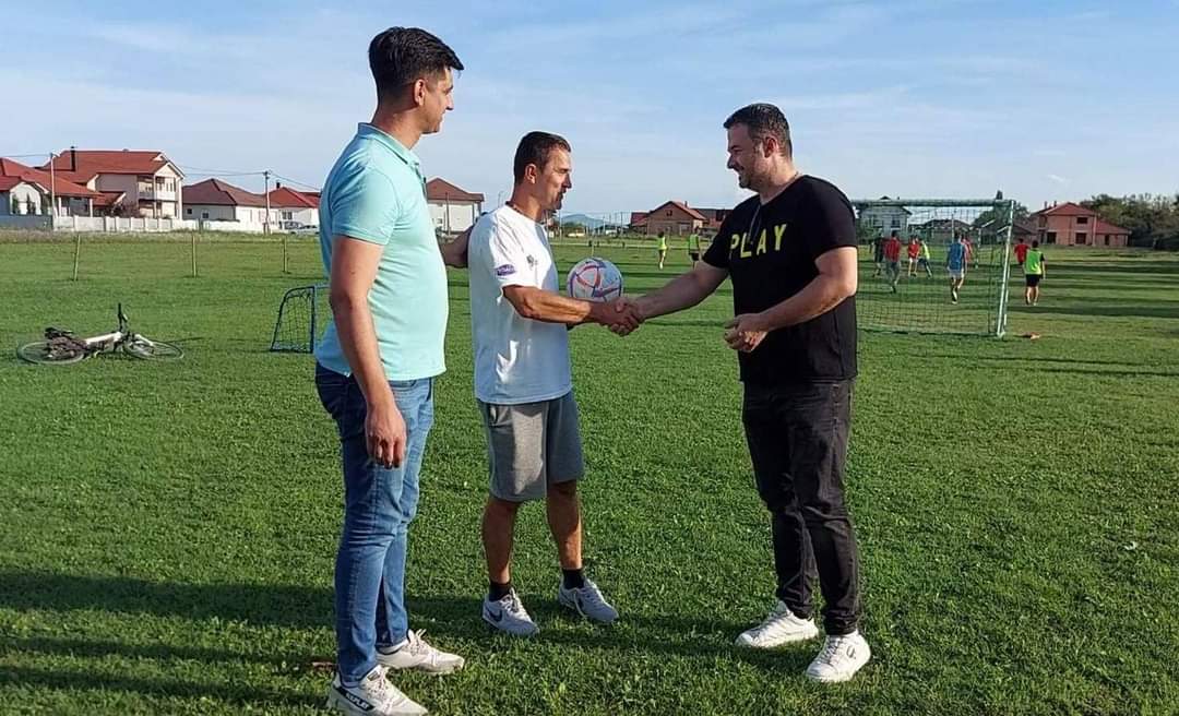 Kandidati Pokreta Uspješna Srpska donirali sportsku opremu omladini MZ Ledinci