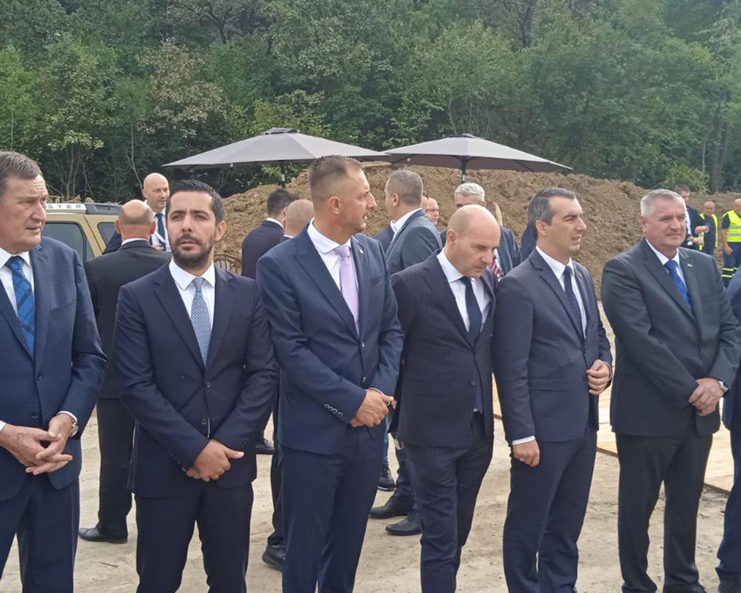 FOTO Cvijanović, Vučić i Dodik na ozvaničenju početka radova u Bijeljini