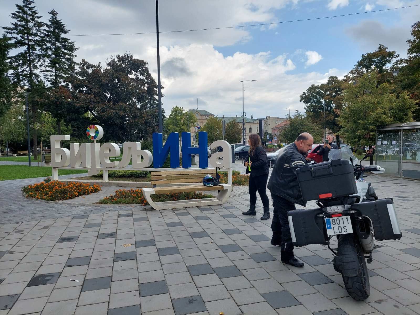 ODUŠEVILA IH DOBRODOŠLICA I SRDAČNOST Marokanci na proputovanju kroz Bijeljinu
