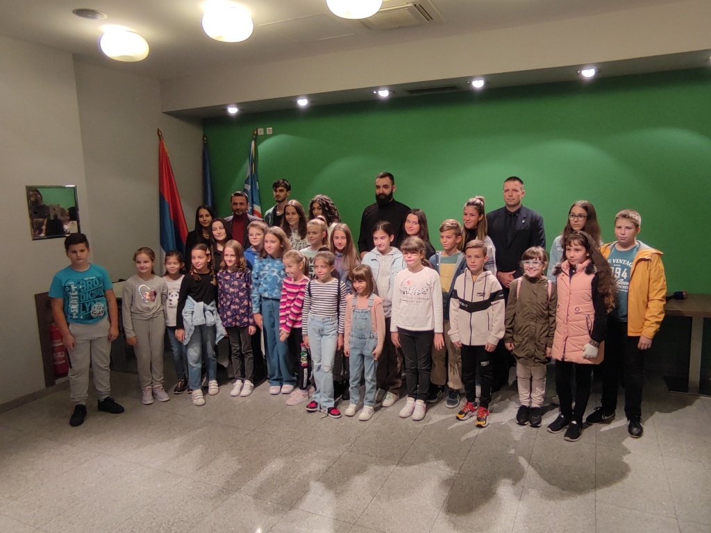 Motivi Semberije na slikama mladih umjetnika radionice „Sfumato“
