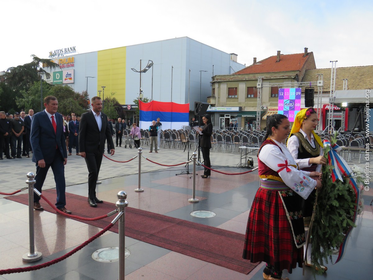 Dodik i Cvijanovićeva na svečanoj sjednici Skupštine Grada Bijeljina