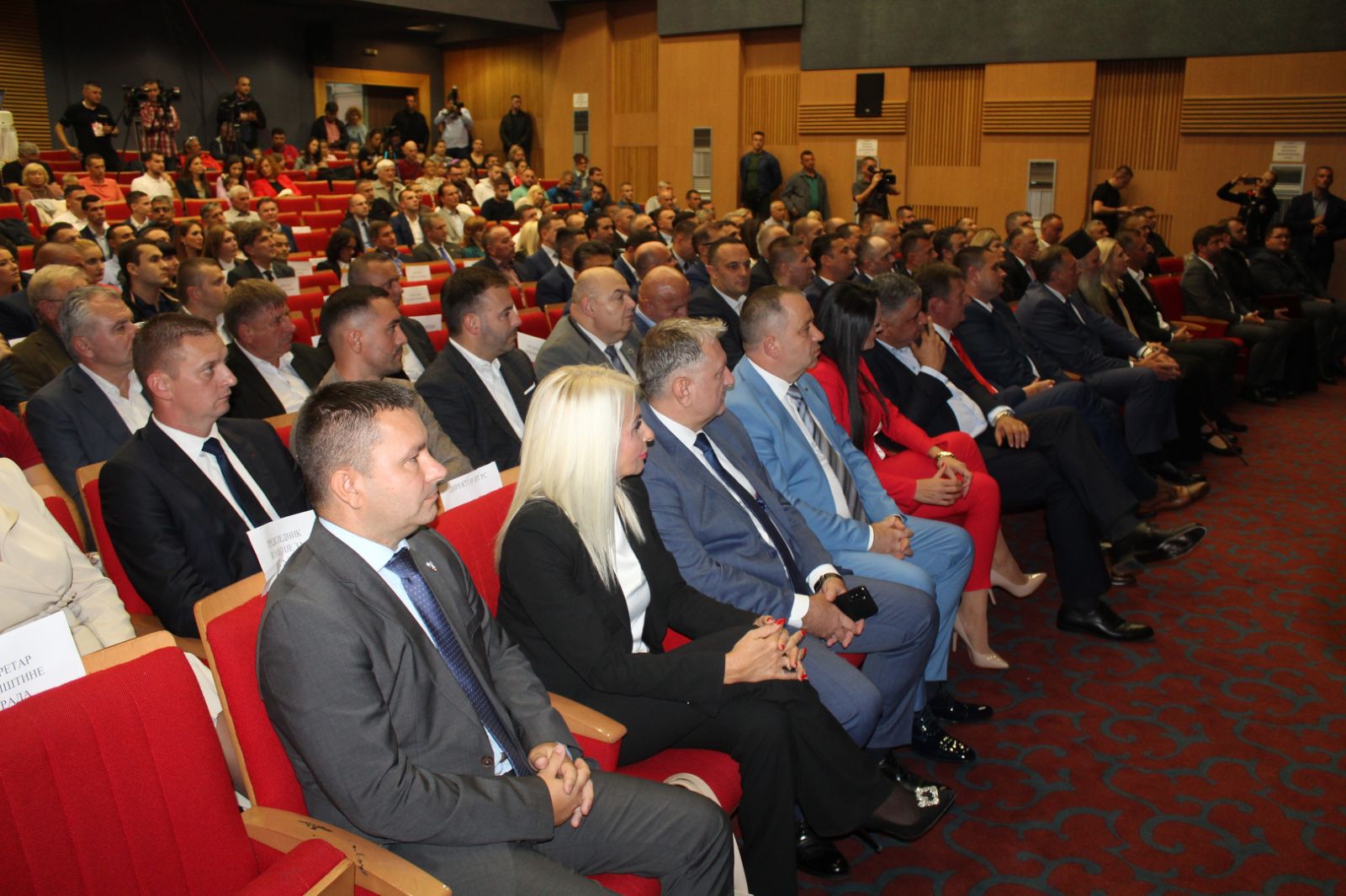 Dodijeljena priznanja zaslužnim građanima Bijeljine FOTO