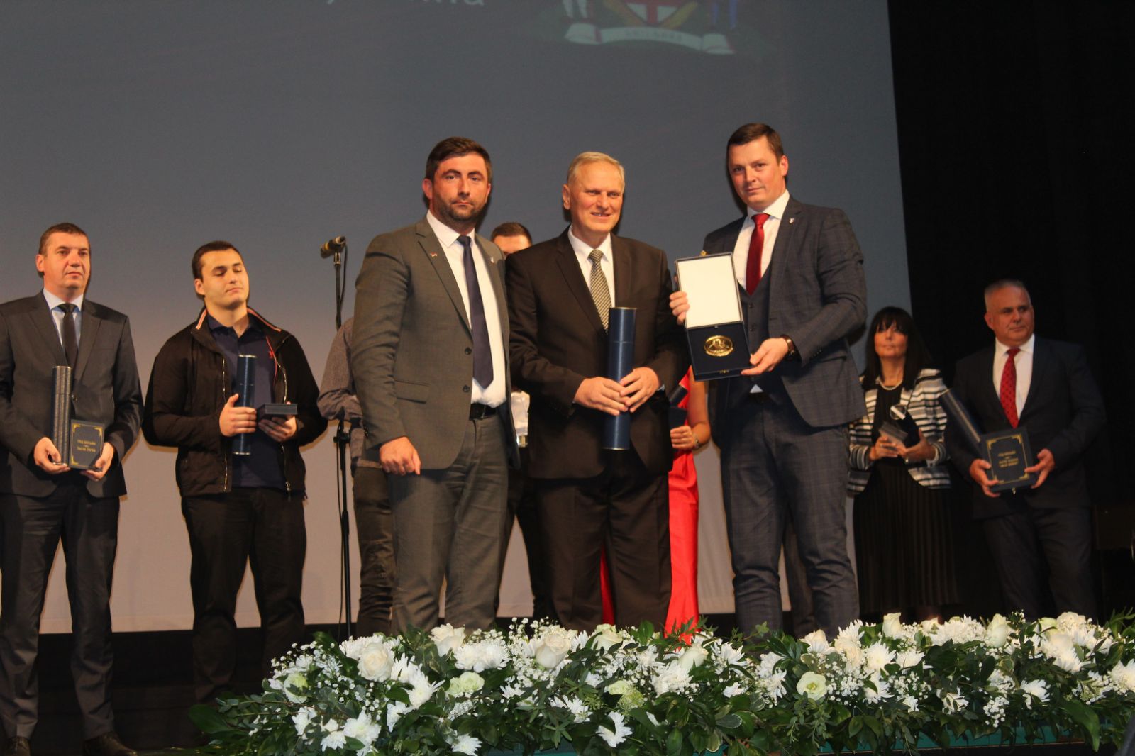 Dodijeljena priznanja zaslužnim građanima Bijeljine FOTO