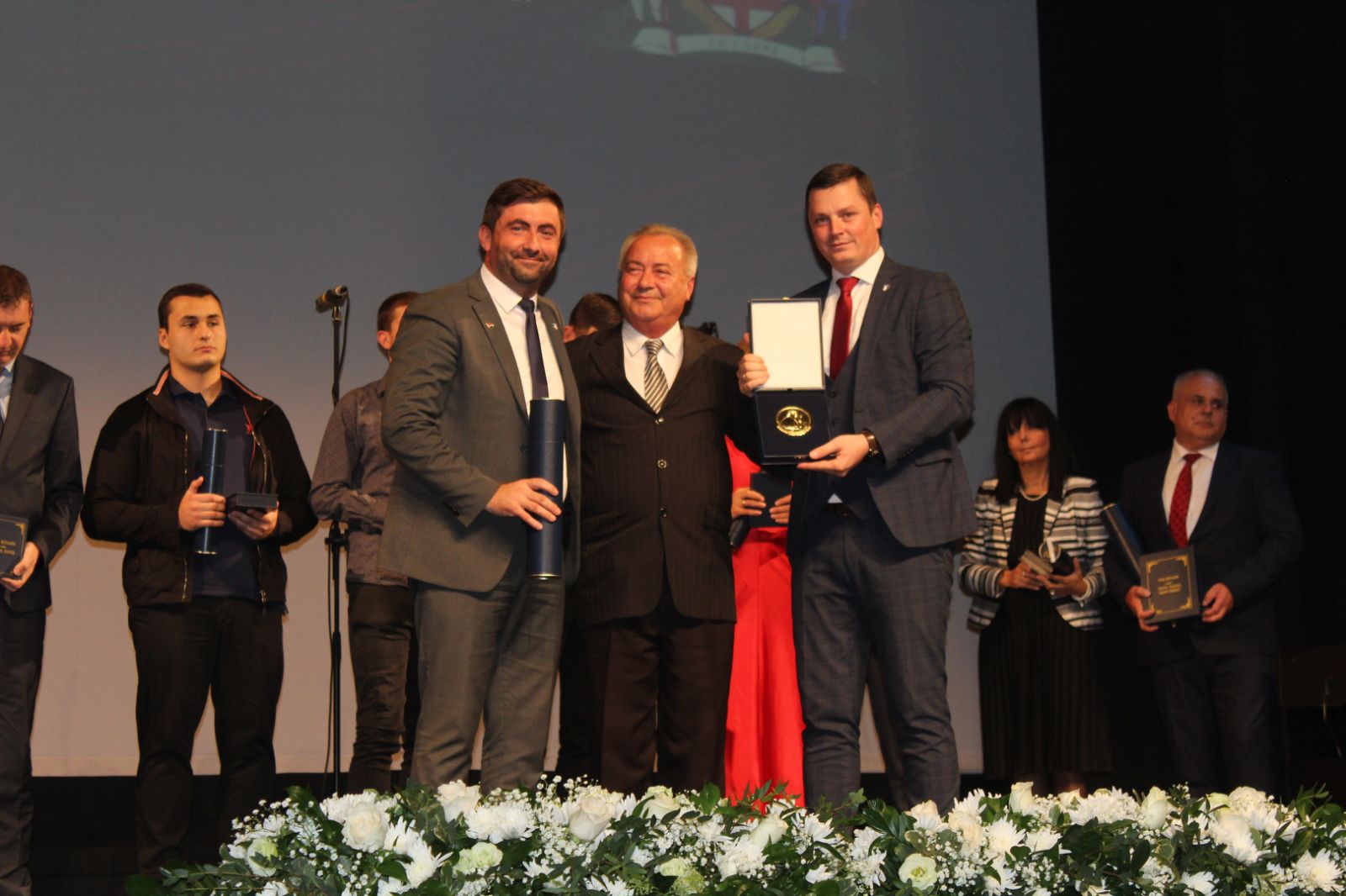 Dodijeljena priznanja zaslužnim građanima Bijeljine FOTO