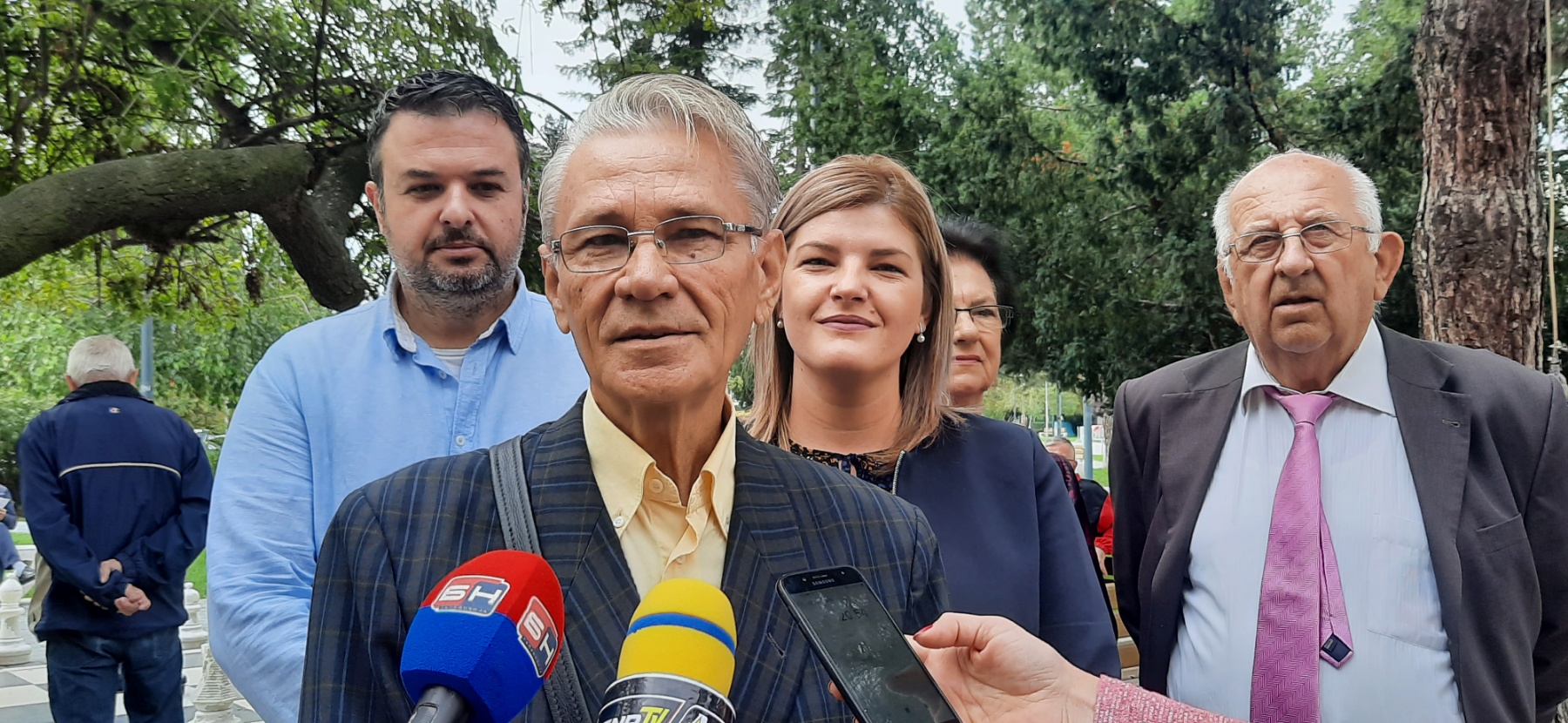 Kandidati Pokreta uspješna Srpska u druženju sa penzionerima