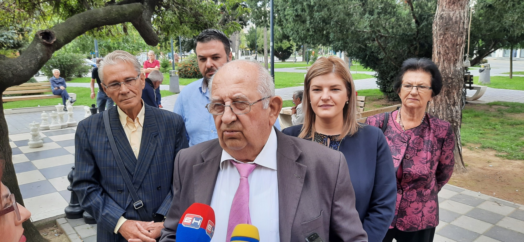Kandidati Pokreta uspješna Srpska u druženju sa penzionerima