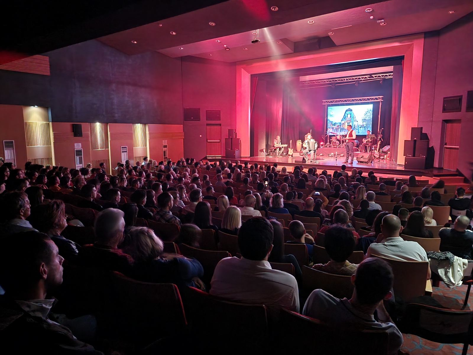 Koncert Dušana Sekulića – tražila se karta više FOTO