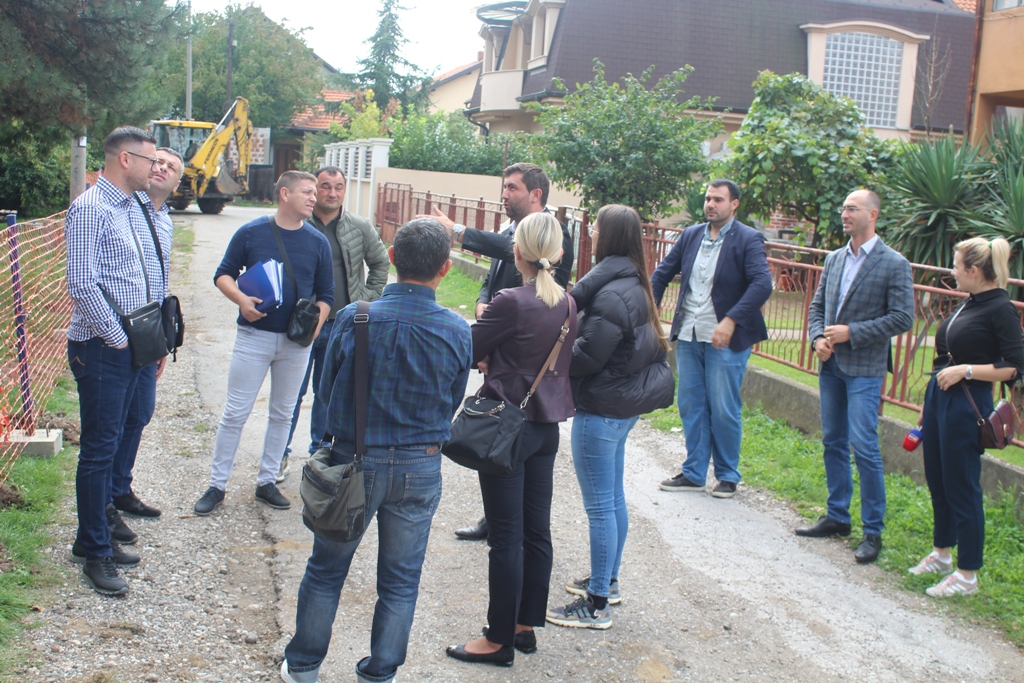 Počela obnova zelene površine u ulici Ruđera Boškovića FOTO