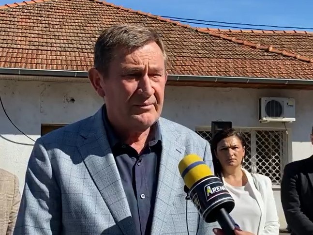 Kandidati SNSD darovali šahovski pul i založili se za razvoj Dvorova