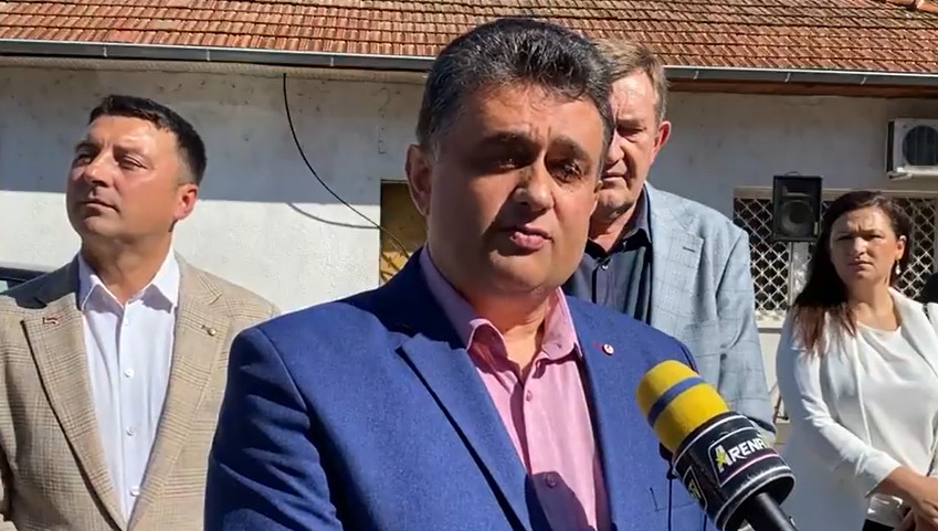 Kandidati SNSD darovali šahovski pul i založili se za razvoj Dvorova