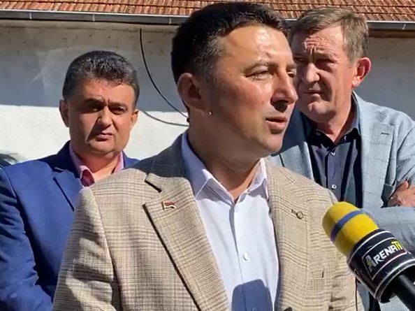 Kandidati SNSD darovali šahovski pul i založili se za razvoj Dvorova