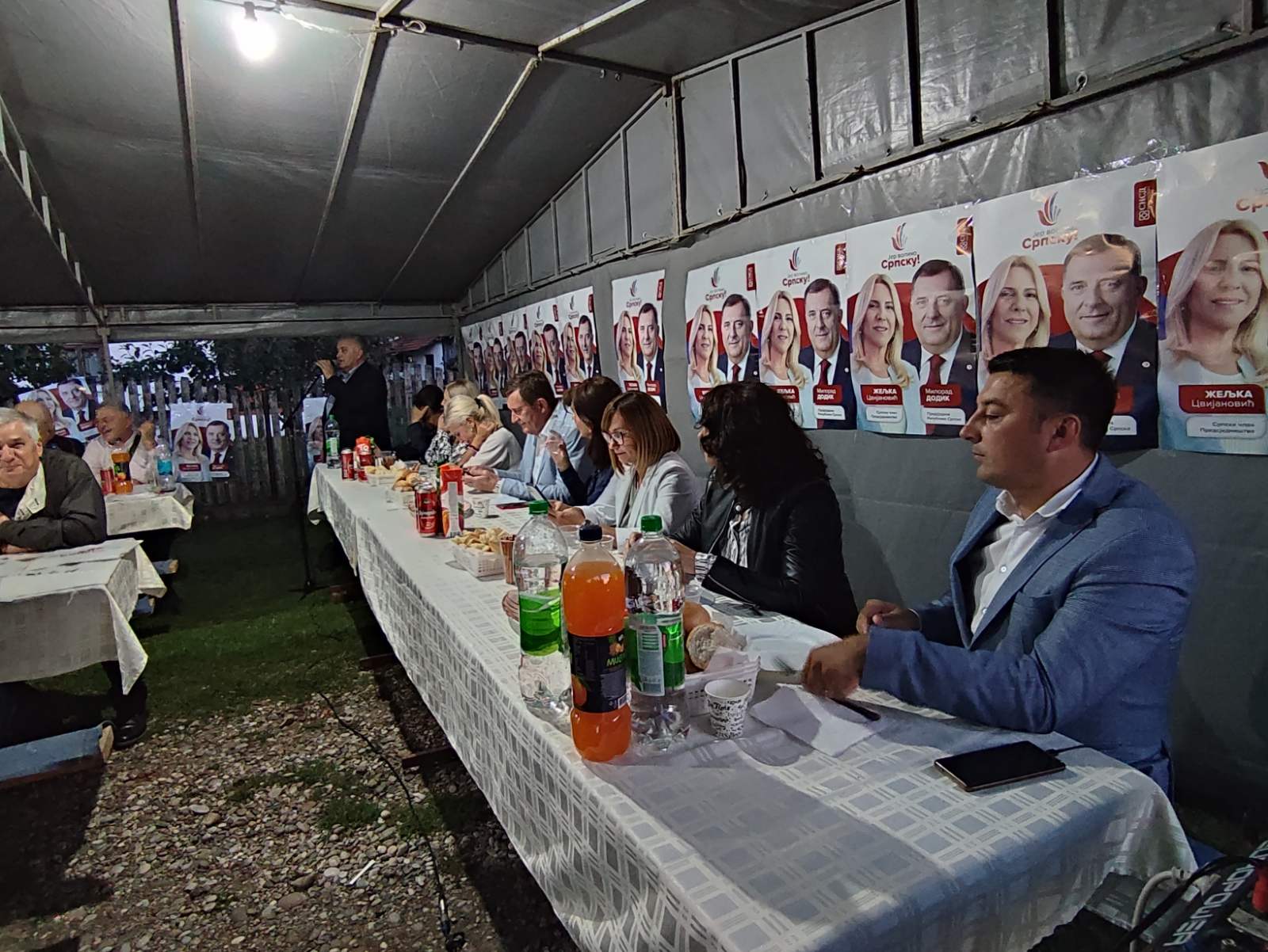Modranci sami organizovali tribinu SNSD:  Problem gradnje vodovodne mreže mora biti riješen