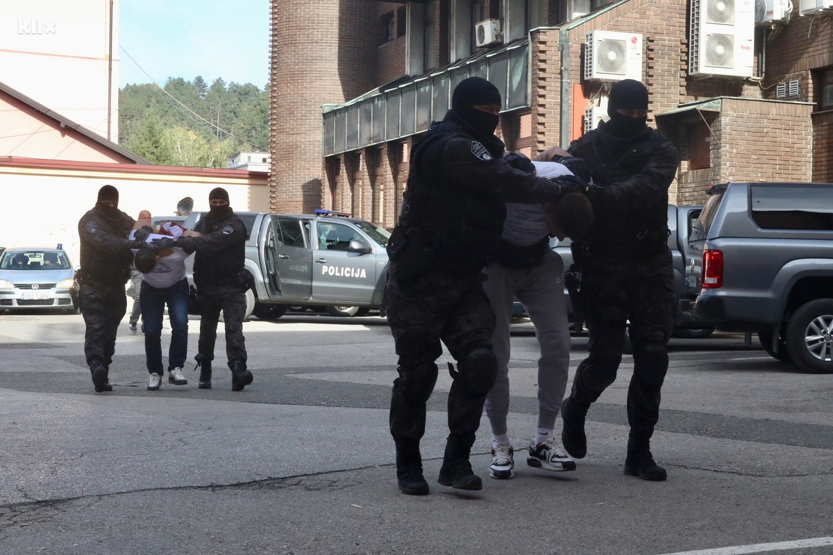 Velika akcija u Tuzlanskom kantonu: Zaplijenjeno više od 15 kilograma droge, uhapšeno 11 osoba