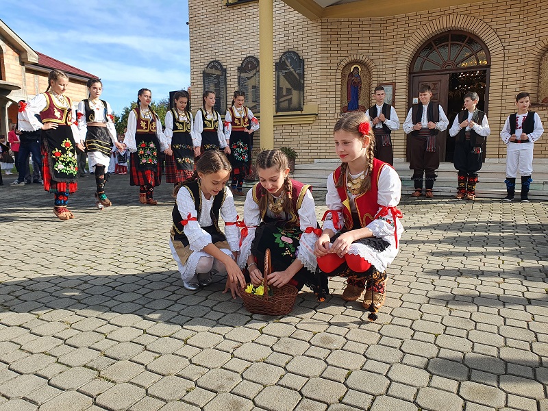 Članovi Kud-a „Rudar“ igrom, pjesmom i srpskim nošnjama uljepšali slavske svečanosti opštine Ugljevik