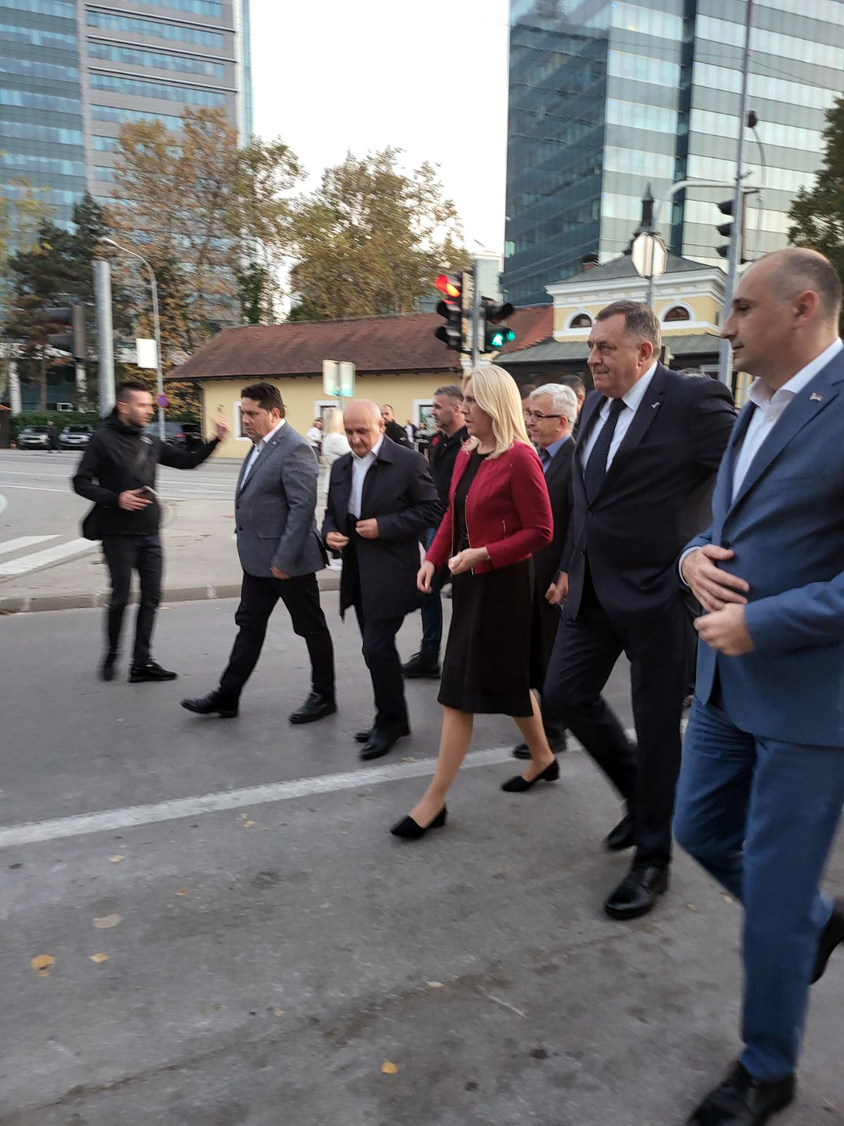 U Banjaluci počeo miting "Otadžbina zove", na skup stigao Milorad Dodik
