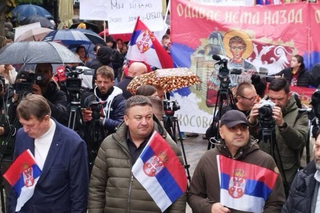 Završen veliki skup u Kosovskoj Mitrovici, Srbi poručili: "Ovo je Srbija"