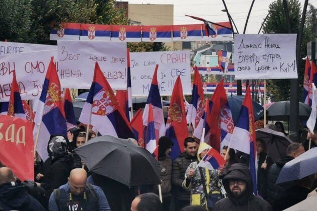 Završen veliki skup u Kosovskoj Mitrovici, Srbi poručili: "Ovo je Srbija"