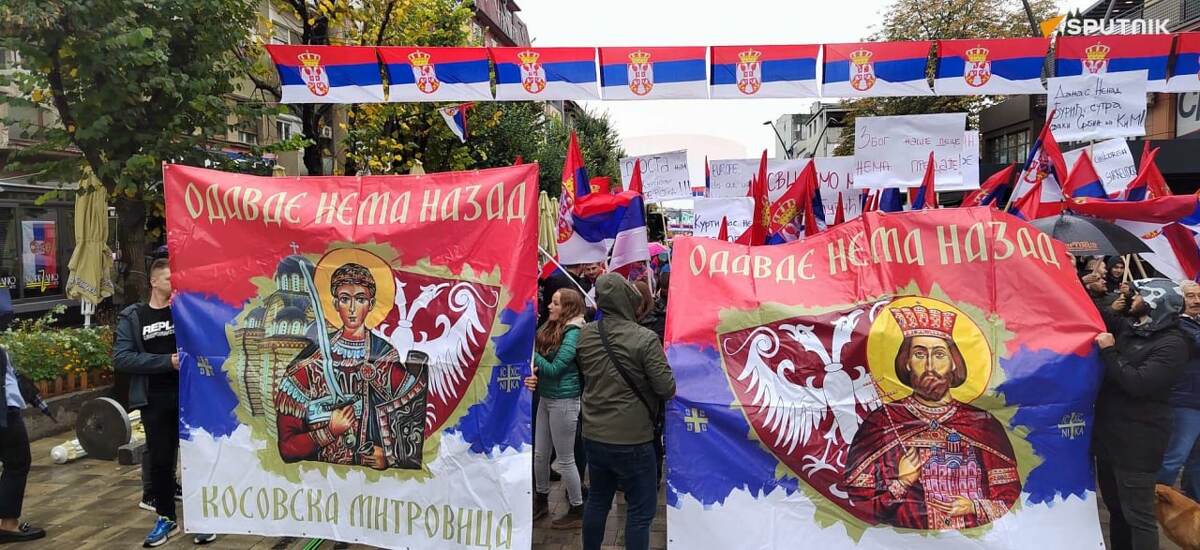 Završen veliki skup u Kosovskoj Mitrovici, Srbi poručili: "Ovo je Srbija"