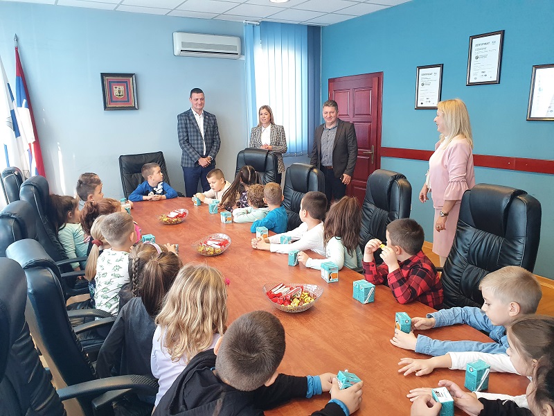Đaci prvaci u posjeti Opštinskoj upravi Ugljevika