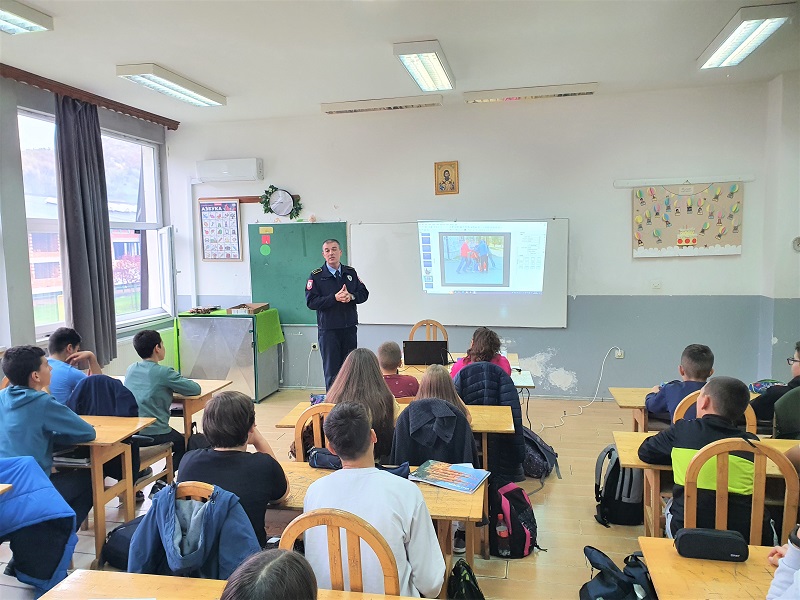 “STOP VRŠNJAČKOM NASILJU” Održano predavanje ugljevičkim osnovcima