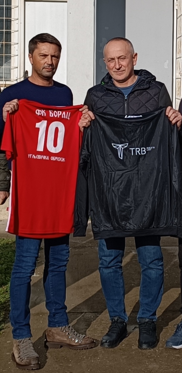 Slavenko Ristić donirao trenerke FK „Borac“ iz Ugljevičke Obriježi
