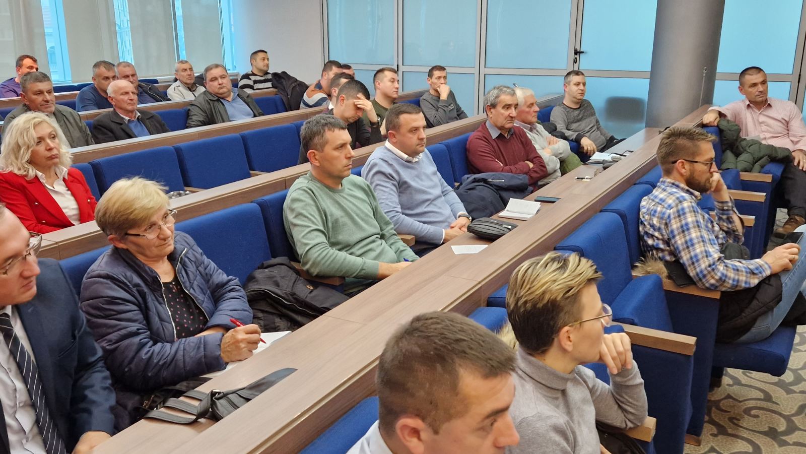 NASTAVLJA SE DOBRA PRAKSA SKUPŠTINE GRADA Održan sastanak sa predsjednicima Mjesnih zajednica