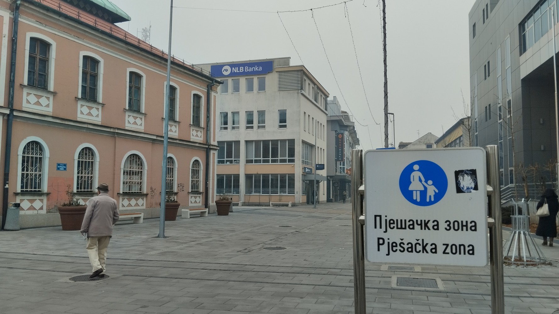 Počelo ukrašavanje Bijeljine za predstojeće praznike