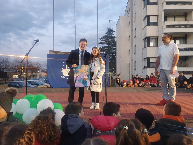 Ugljevičkim mališanima poklon novogodišnji paketići od lokalne uprave