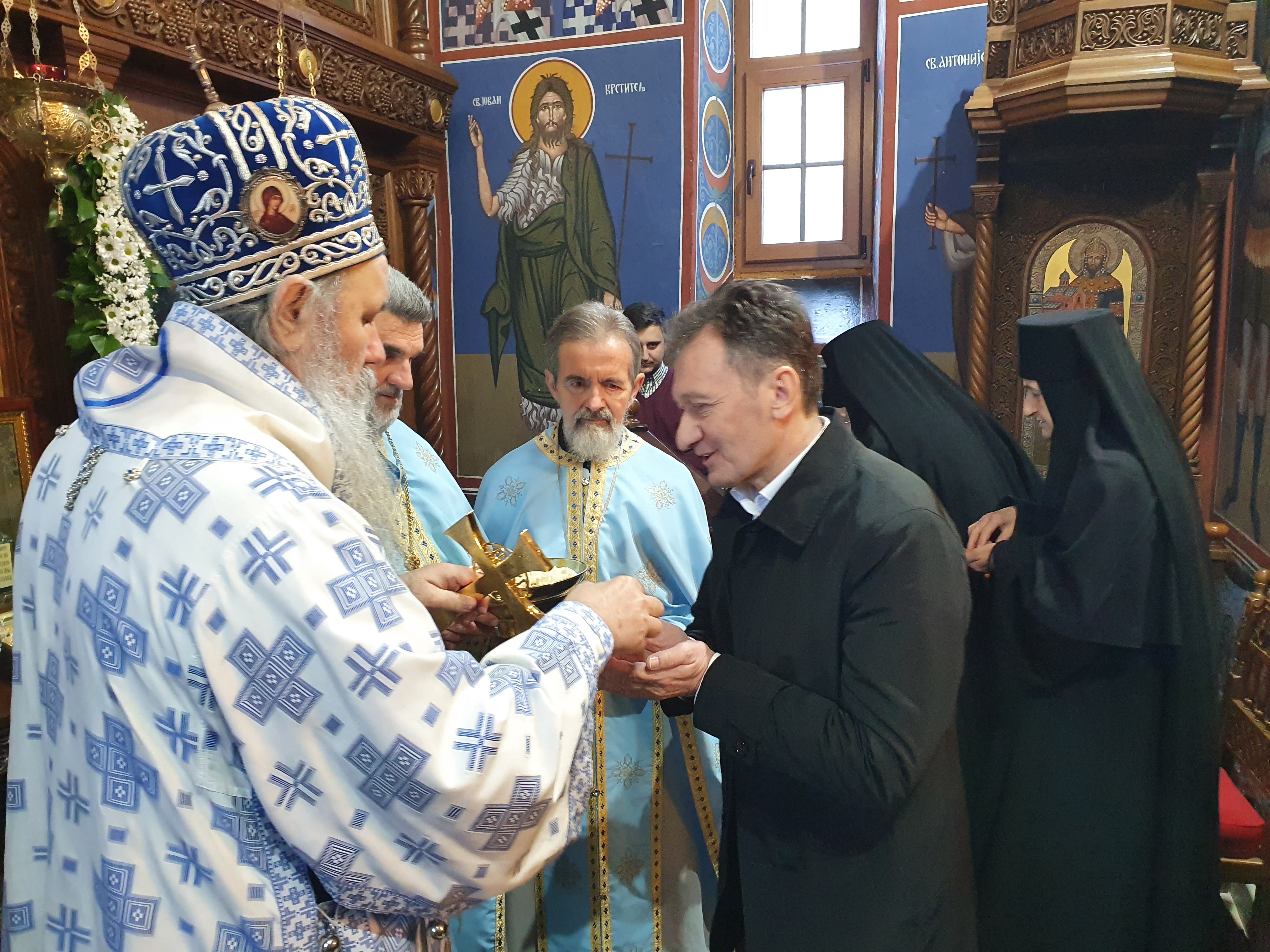 EPISKOP FOTIJE U MANASTIRU TAVNA: "Neprestano se molimo Bogu za napredak srpskog naroda"