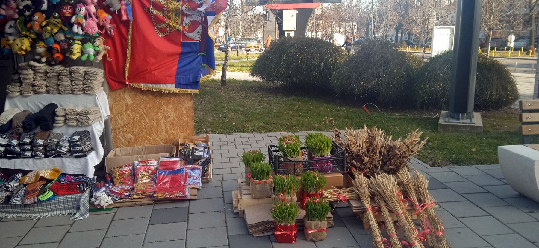 Uoči Božića Bijeljina okićena badnjacima