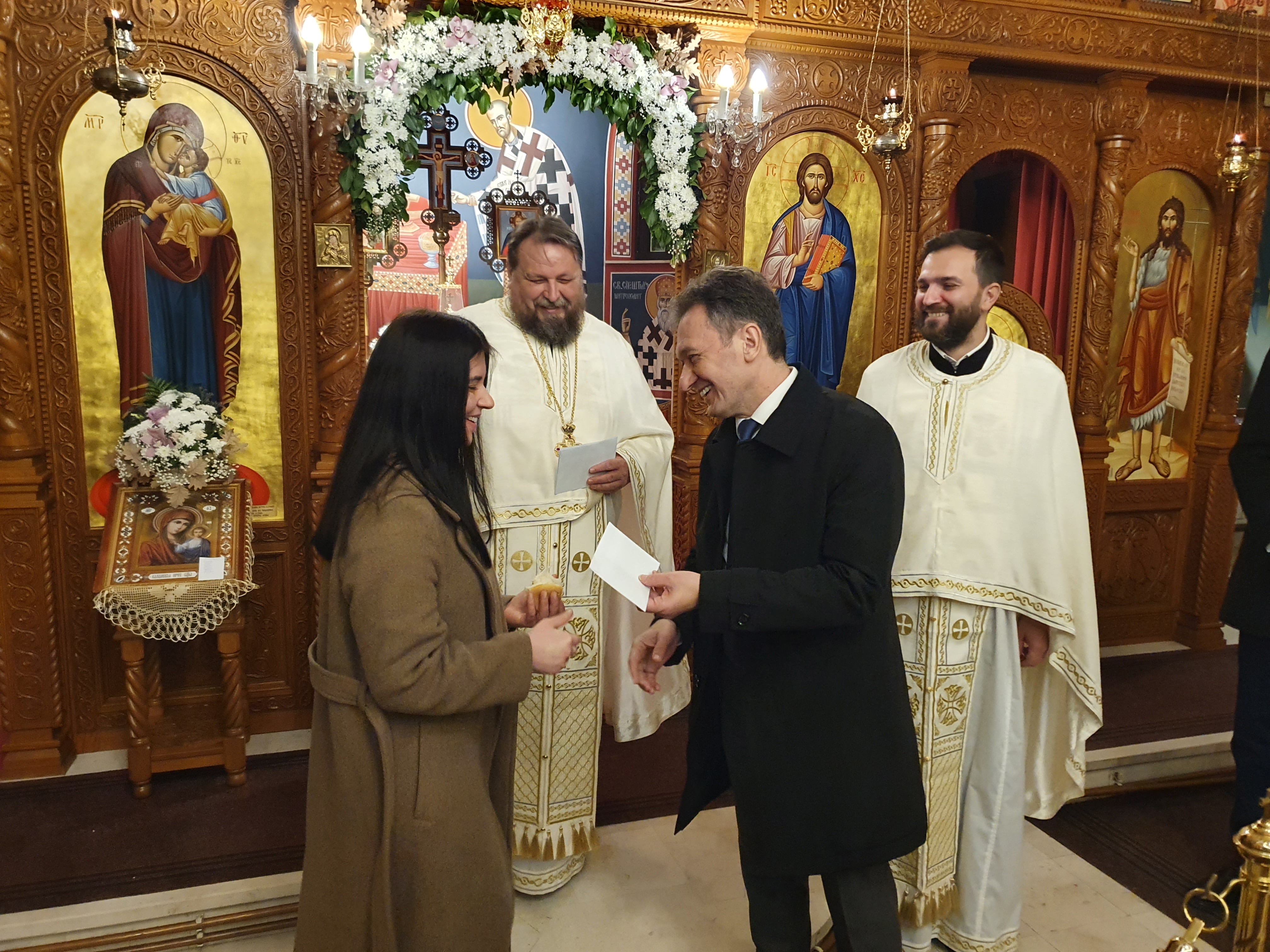 "Božić u Ugljeviku, lijep, svečan i radostan" Liturgija i pričest za najradosniji praznik