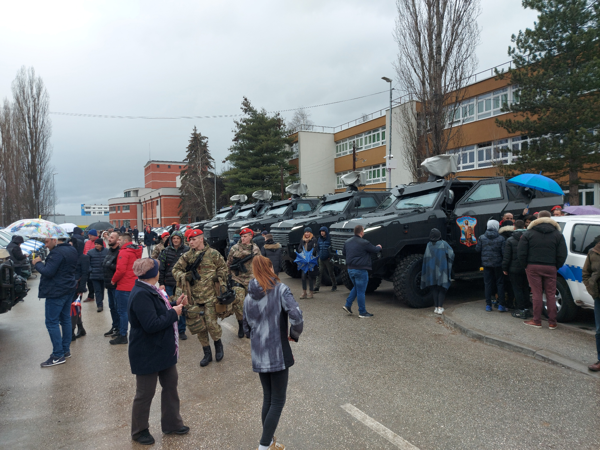 Izložba vozila MUP-a nakon svečanog defilea FOTO