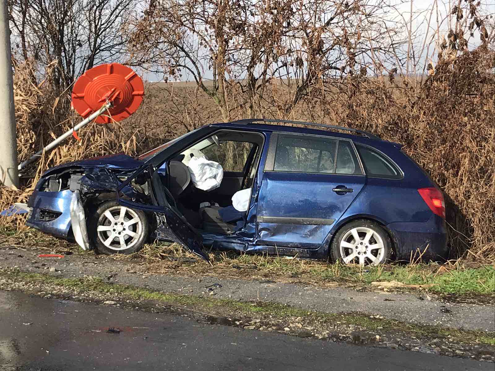 Vozač "škode" poginuo na mjestu: Oglasila se policija o nesreći kod Bijeljine