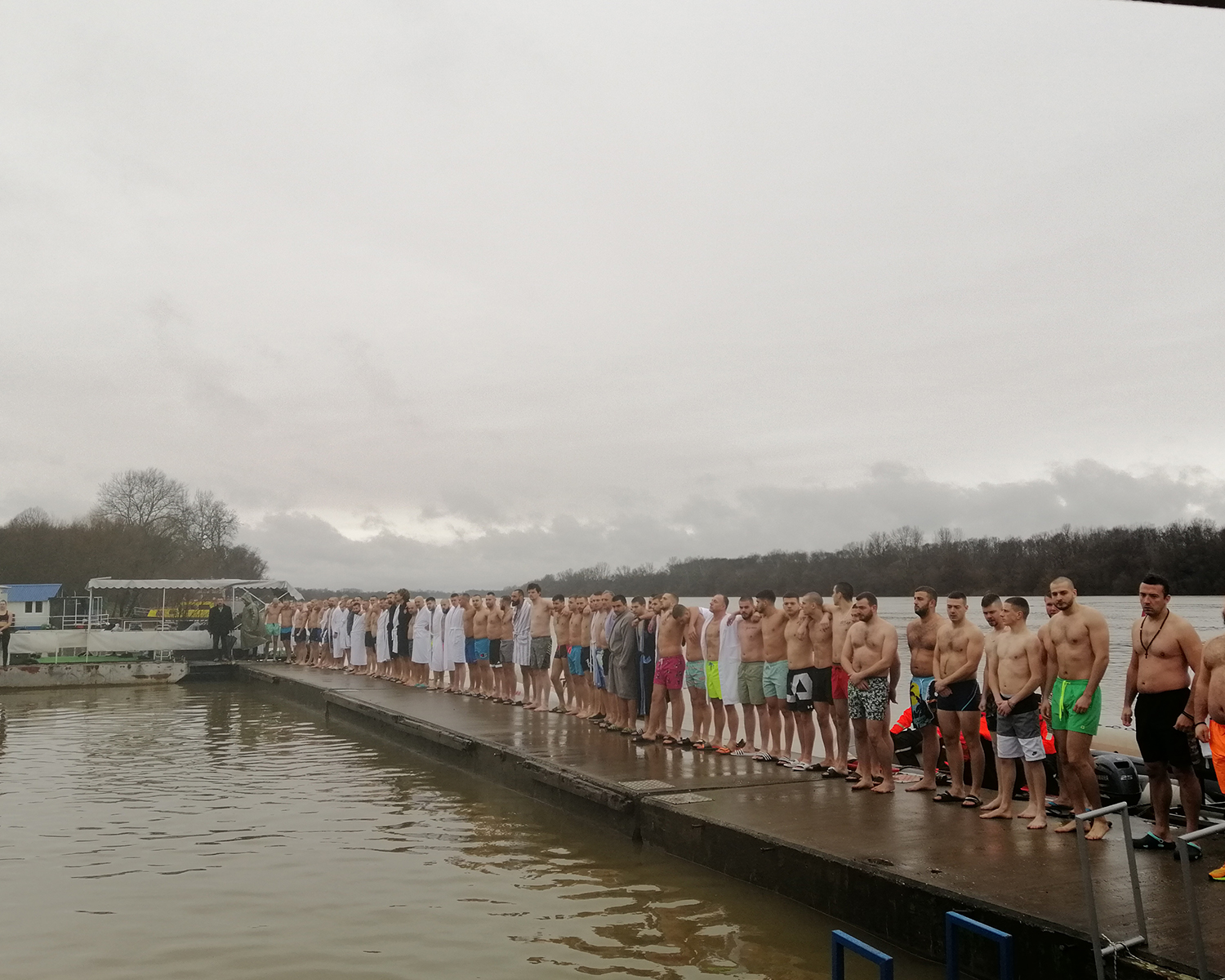 Teodora Terzić iz Bijeljine pobjednik bogojavljenskog plivanja FOTO