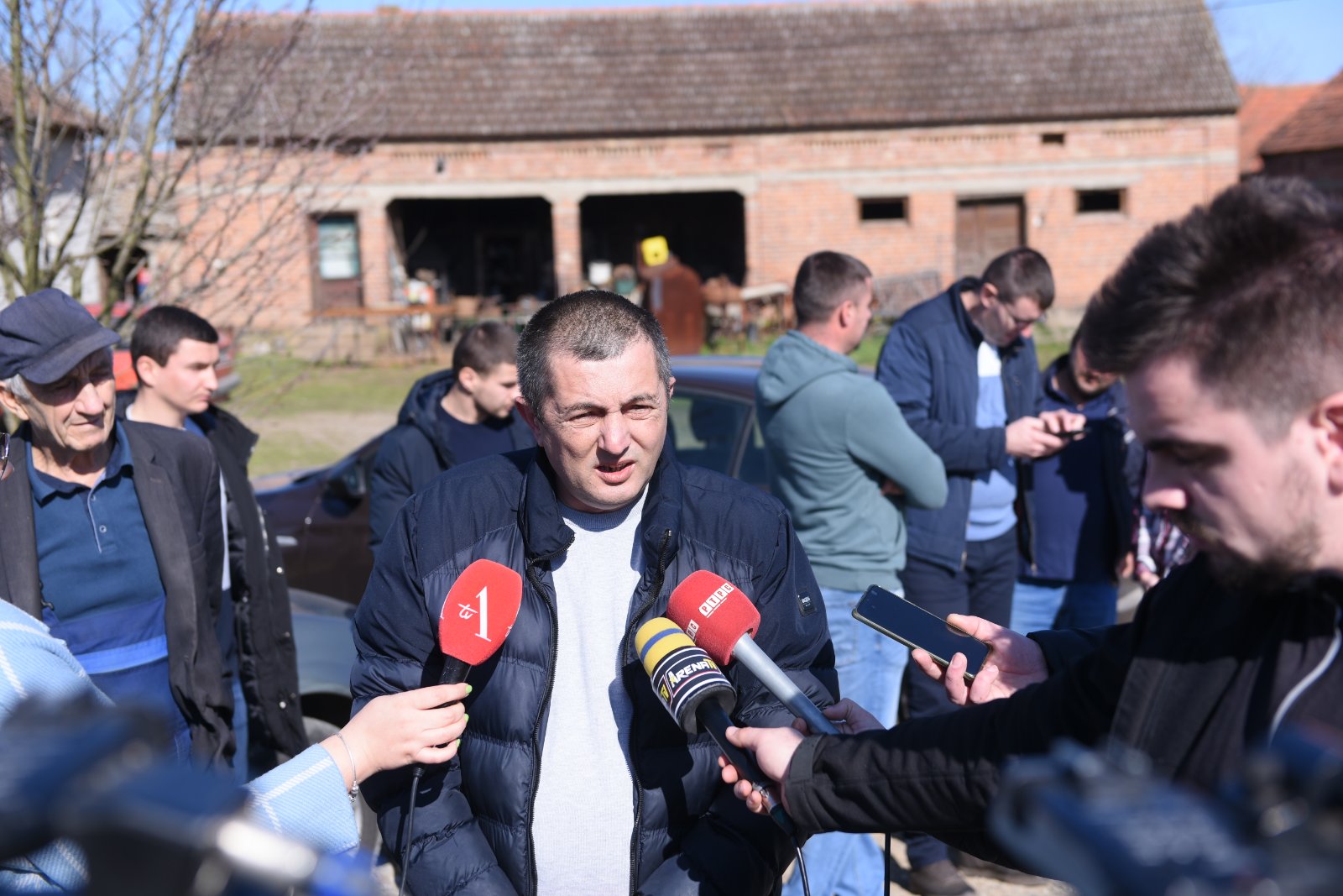 Mještani Gornjeg Crnjelova ogorčeni: „Agrarni fond“ je asfaltirao dionice koje je narod tražio, sve drugo je neistina i uvreda