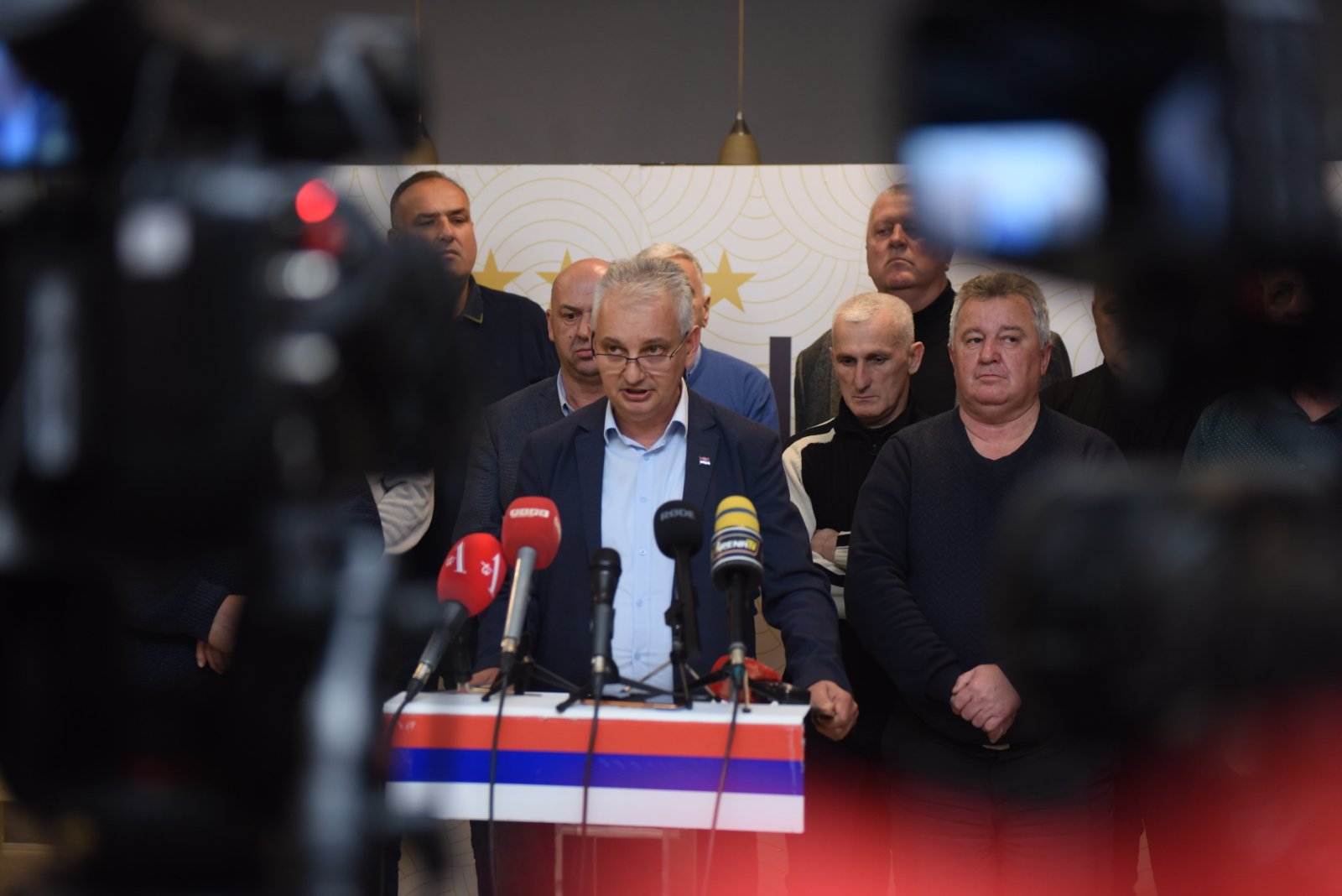 Ratni oficiri i komandanti VRS i MUP-a RS : Ljubiša Petrović da prestane da negira institucije RS i sije mržnju, razdor i podjele