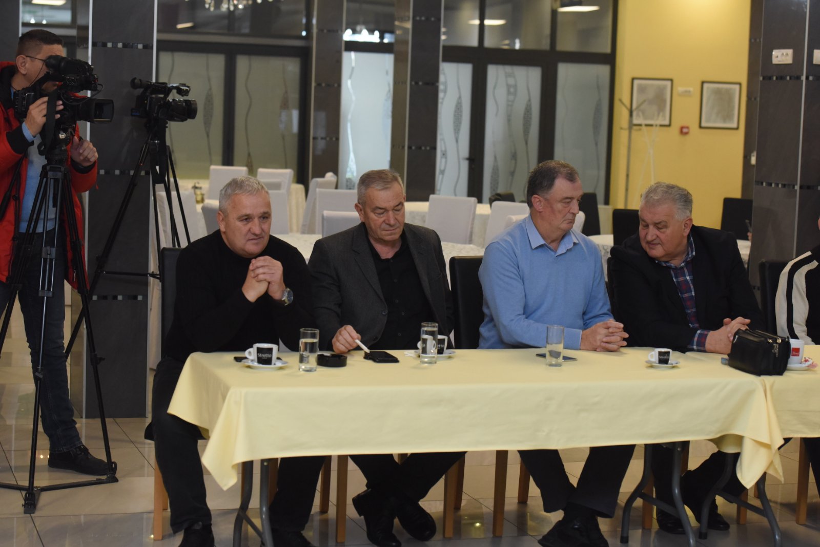 Ratni oficiri i komandanti VRS i MUP-a RS : Ljubiša Petrović da prestane da negira institucije RS i sije mržnju, razdor i podjele