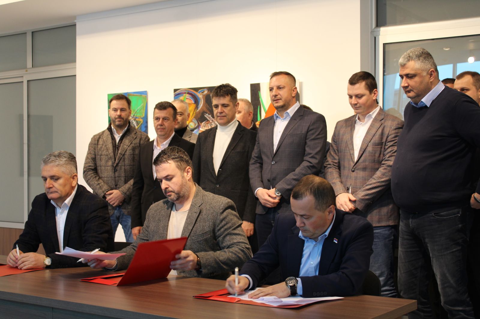 Na strani Narodne koalicije "Pokrenimo Bijeljinu" 16 stranaka, a gradonačelnik nema podršku ni svoje partije